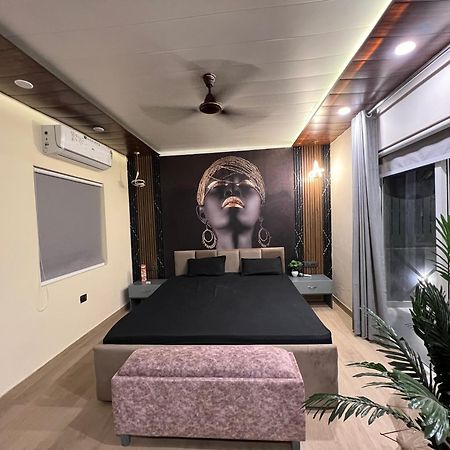 Aqua Sky Terrace Homestay 1 Luxurious Suite Room W 2 Beds, Open Air Jacuzzi & Outdoor Lounge Area New Delhi Eksteriør bilde